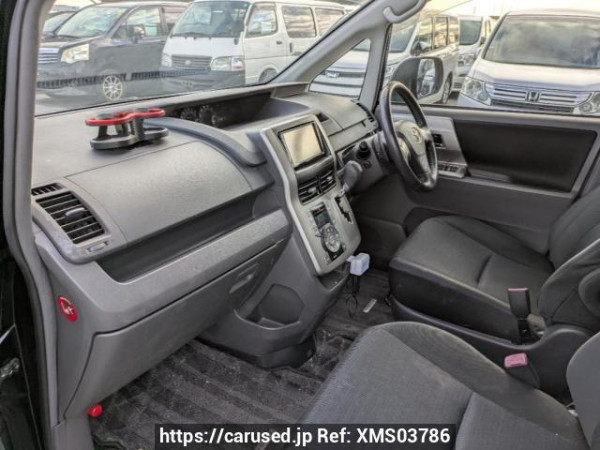 Used 2009 AT toyota voxy ZRR70W Image[13]