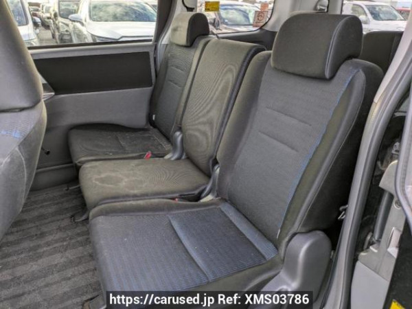 Used 2009 AT toyota voxy ZRR70W Image[16]