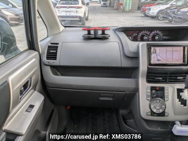 Used 2009 AT toyota voxy ZRR70W Image[20]