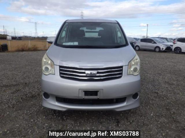 Used 2010 AT toyota noah ZRR70G Image[1]