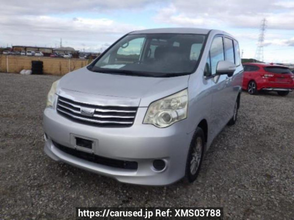 Used 2010 AT toyota noah ZRR70G Image[2]