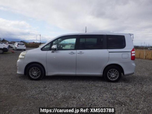 Used 2010 AT toyota noah ZRR70G Image[3]
