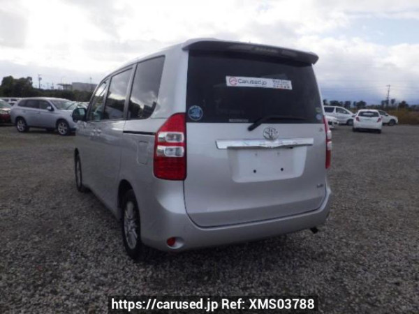 Used 2010 AT toyota noah ZRR70G Image[4]