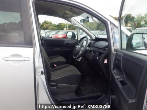 Used 2010 AT toyota noah ZRR70G Image[11]