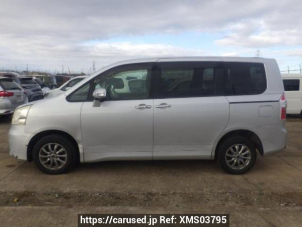 Used 2010 AT toyota noah ZRR75G Image[3]