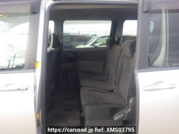 Used 2010 AT toyota noah ZRR75G Image[14]