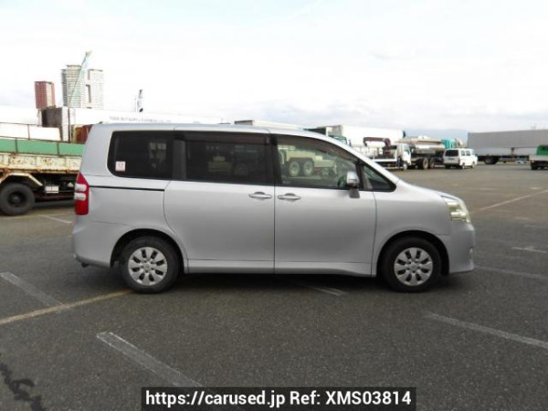 Used 2010 AT toyota noah ZRR70G Image[7]