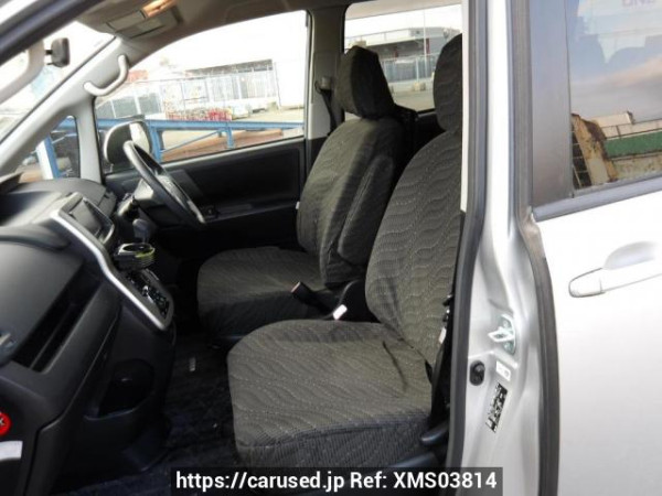 Used 2010 AT toyota noah ZRR70G Image[15]