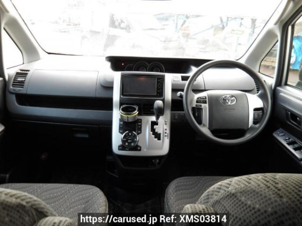 Used 2010 AT toyota noah ZRR70G Image[21]