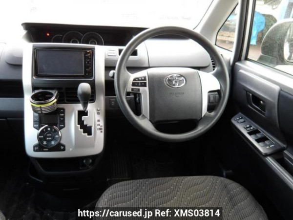 Used 2010 AT toyota noah ZRR70G Image[23]