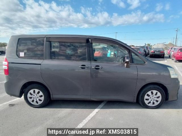 Used 2010 AT toyota noah ZRR70G Image[7]