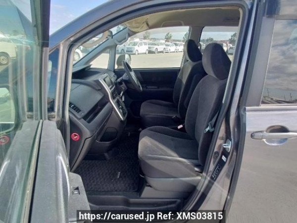 Used 2010 AT toyota noah ZRR70G Image[14]