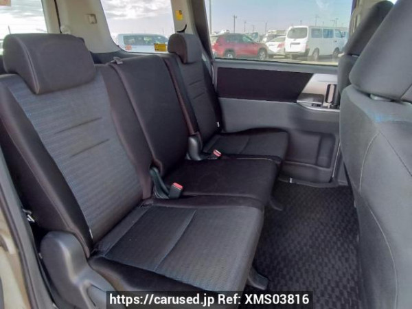 Used 2009 AT toyota voxy ZRR70W Image[16]