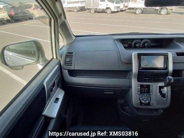 Used 2009 AT toyota voxy ZRR70W Image[19]