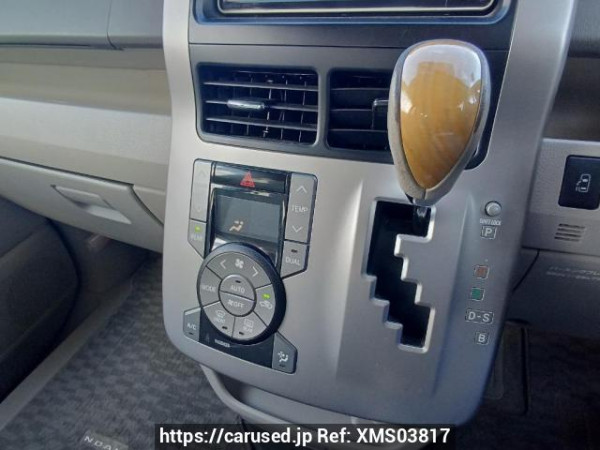 Used 2009 AT toyota noah ZRR70W Image[25]