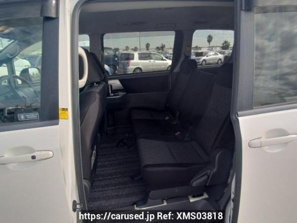 Used 2008 AT toyota noah ZRR70W Image[16]