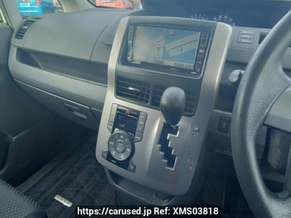 Used 2008 AT toyota noah ZRR70W Image[22]