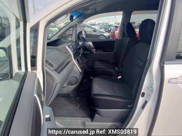 Used 2008 AT toyota voxy ZRR70W Image[13]