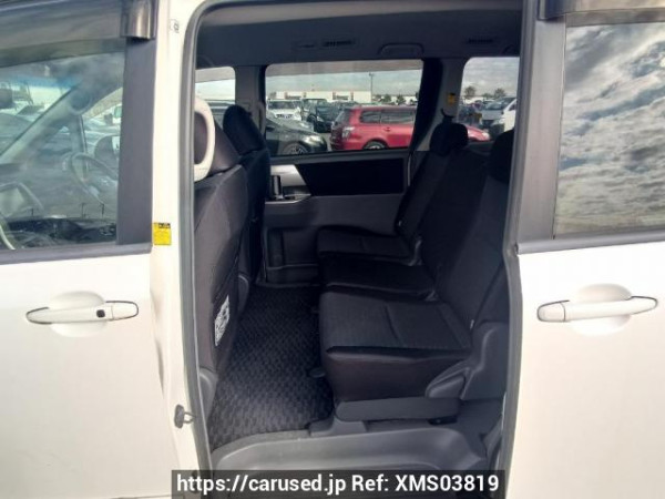 Used 2008 AT toyota voxy ZRR70W Image[15]