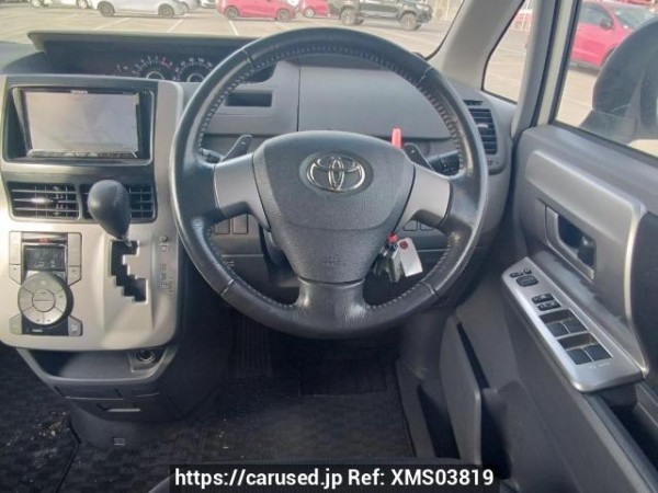 Used 2008 AT toyota voxy ZRR70W Image[19]