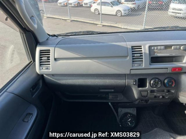 Used 2005 AT toyota hiace-van TRH200K Image[20]