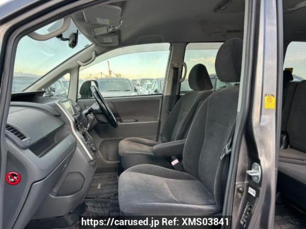 Used 2010 AT toyota noah ZRR70G Image[13]