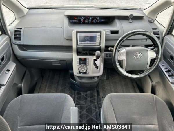 Used 2010 AT toyota noah ZRR70G Image[19]