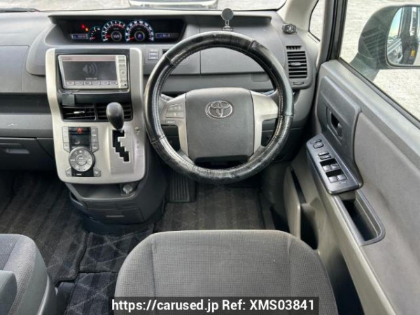 Used 2010 AT toyota noah ZRR70G Image[21]