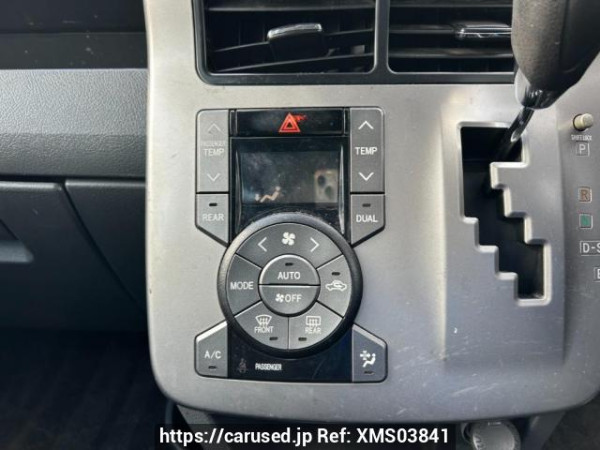 Used 2010 AT toyota noah ZRR70G Image[28]