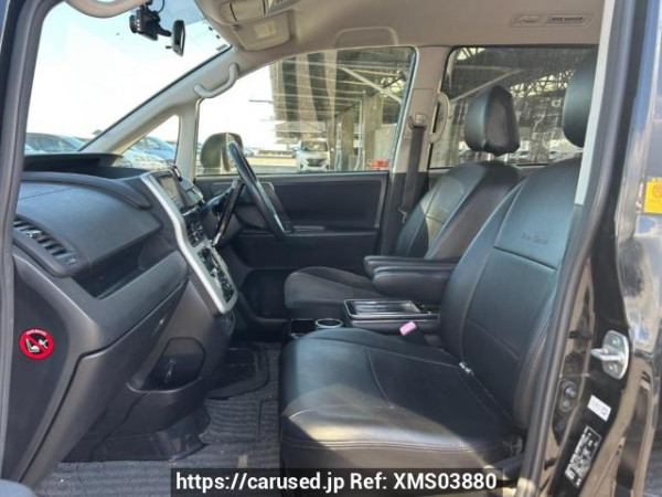 Used 2011 AT toyota noah ZRR70G Image[13]