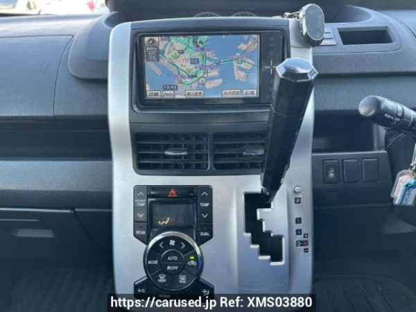 Used 2011 AT toyota noah ZRR70G Image[24]