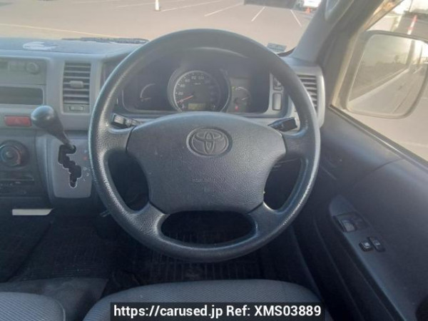 Used 2006 AT toyota regiusace-van KDH200V Image[18]