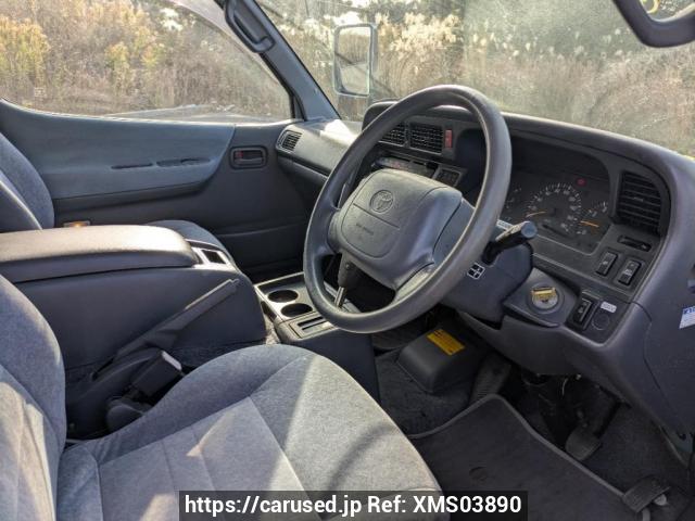 Buy Used 2004 Toyota Hiace Van TRH122K (XMS03890) - Carused.jp