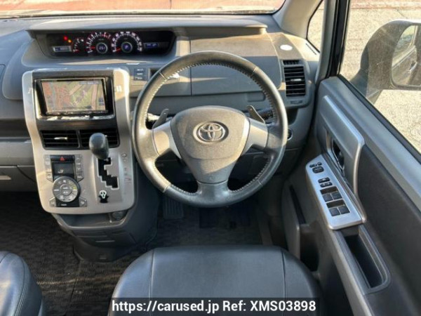 Used 2008 AT toyota voxy ZRR70W Image[21]