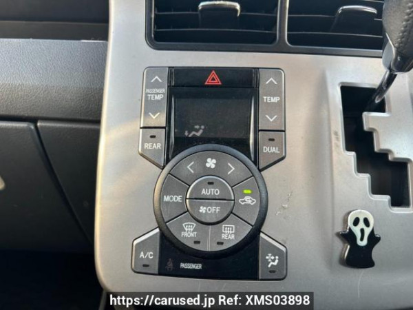 Used 2008 AT toyota voxy ZRR70W Image[27]