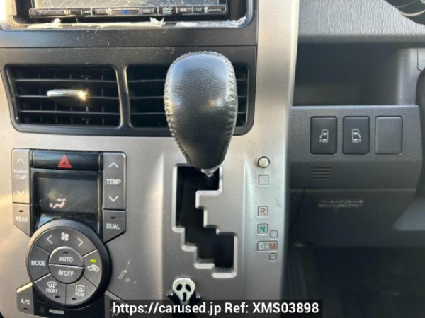 Used 2008 AT toyota voxy ZRR70W Image[28]