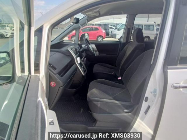 Used 2010 AT toyota noah ZRR70G Image[14]
