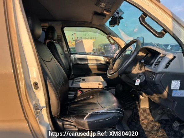 Used 2004 MT toyota hiace-van KDH205V Image[13]
