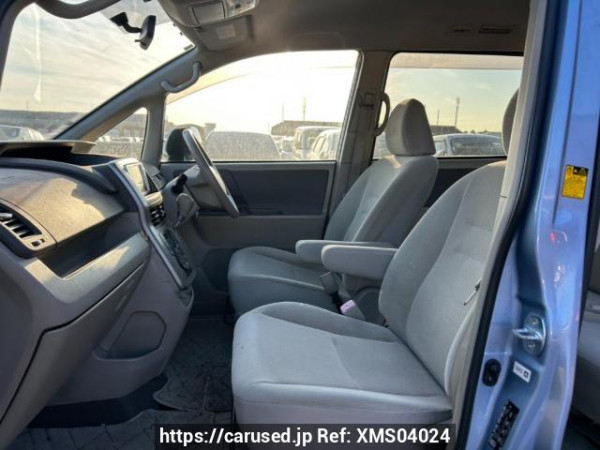 Used 2007 AT toyota noah ZRR70G Image[14]