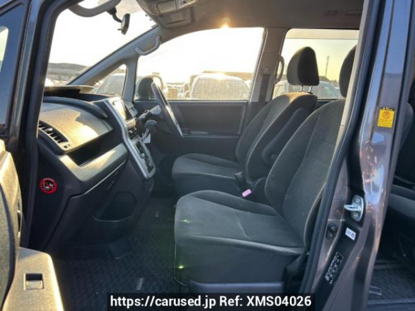 Used 2010 AT toyota noah ZRR70G Image[14]