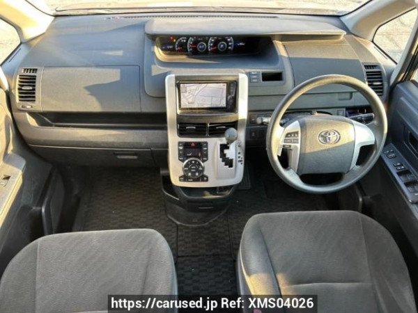 Used 2010 AT toyota noah ZRR70G Image[19]