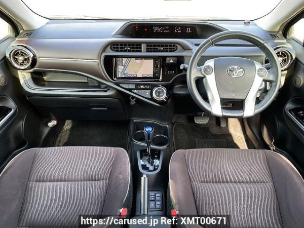 Used 2016 AT toyota aqua DAA-NHP10 Image[1]