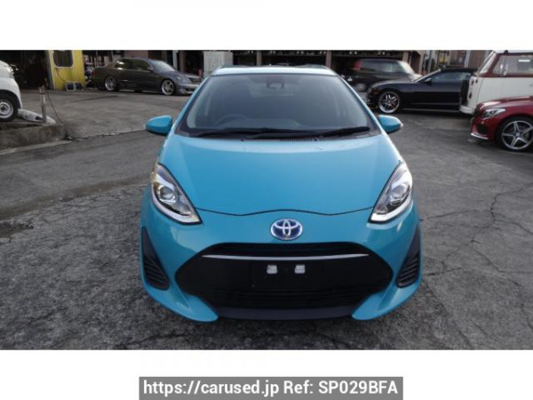Used 2017 AT toyota aqua NHP10 Image[1]