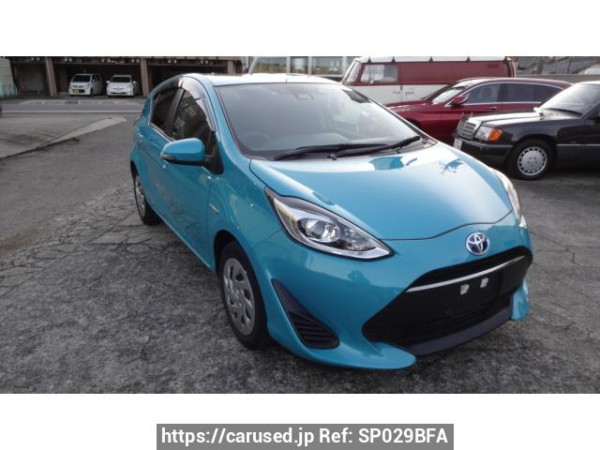 Used 2017 AT toyota aqua NHP10 Image[2]