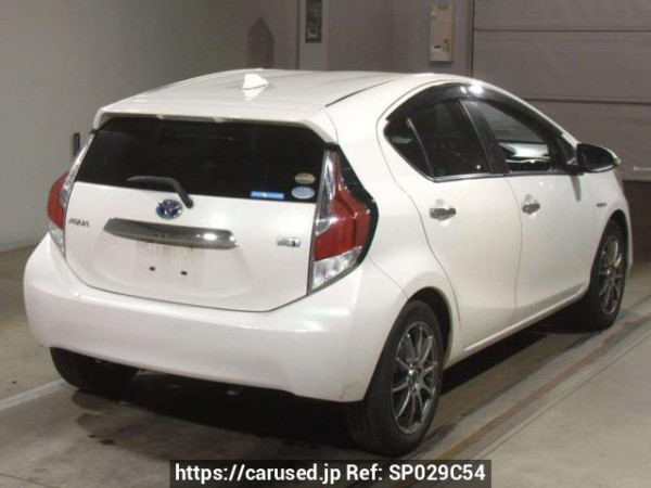 Used 2017 AT toyota aqua NHP10 Image[1]