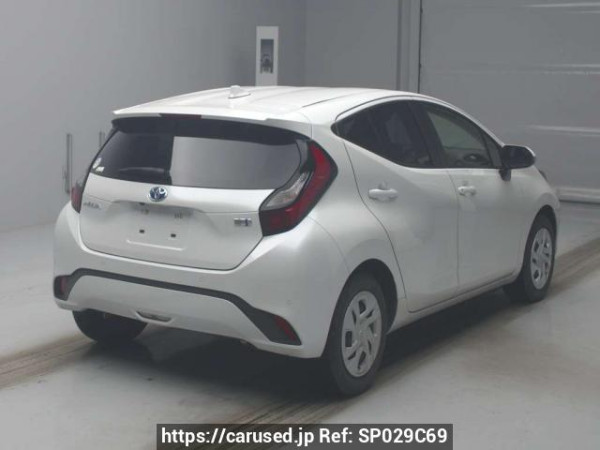 Used 2022 AT toyota aqua MXPK11 Image[1]