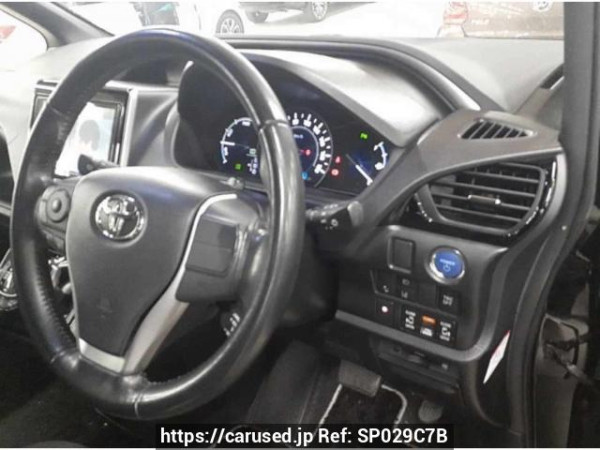 Used 2019 AT toyota voxy ZWR80W Image[2]