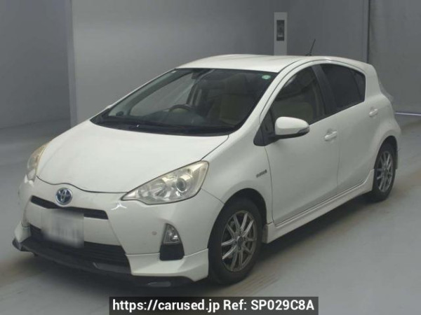 Used 2013 AT toyota aqua NHP10 Image[0]