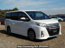 Toyota Noah ZRR80W