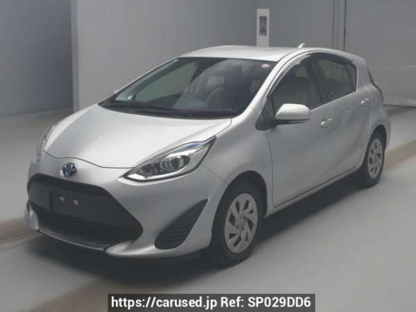 Used 2020 AT toyota aqua NHP10 Image[0]
